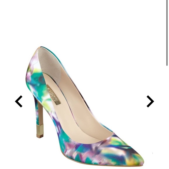 BABBITTA PRINTED PUMPS by Guess - Picture 7 of 7